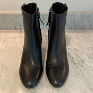 Geox Pheny 804 Black Ankle Bootie size 39